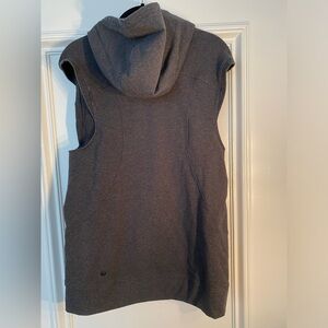Lululemon dark heather gray/black hoodie